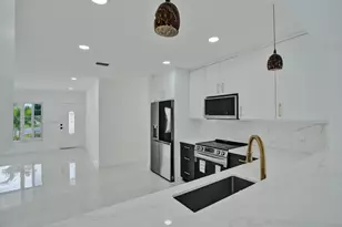 8351 NW 19th St, Pembroke Pines, FL 33024 - Photo 15
