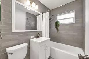 731 NE 49th St, Oakland Park, FL 33334 - Photo 23