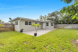 731 NE 49th St, Oakland Park, FL 33334 - Photo 27