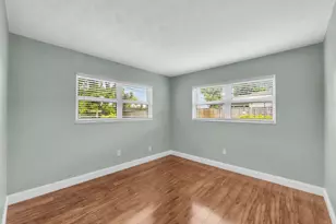 731 NE 49th St, Oakland Park, FL 33334 - Photo 21