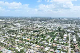 731 NE 49th St, Oakland Park, FL 33334 - Photo 33