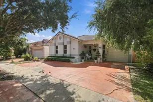 9062 NW 148th Terrace, Miami Lakes, FL 33018 - Photo 3