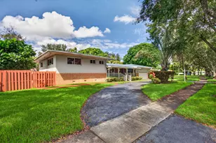 291 SW 60th Ave, Plantation, FL 33317 - Photo 1