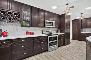 291 SW 60th Ave, Plantation, FL 33317 - Photo 5