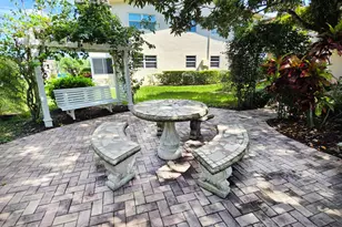 327 Chatham Chatham P, West Palm Beach, FL 33417 - Photo 15