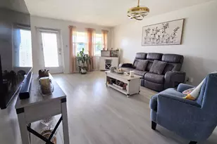 327 Chatham Chatham P, West Palm Beach, FL 33417 - Photo 5