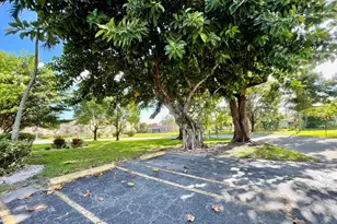 4701 NW 34th St, Lauderdale Lakes, FL 33319 - Photo 27