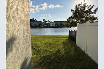 4181 Lagoon Shore Drive, Lake Worth, FL 33467 - Photo 9