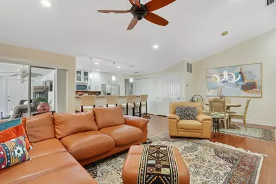 8701 Chapman Oak Court, Palm Beach Gardens, FL 33410 - Photo 9