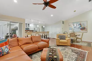 8701 Chapman Oak Ct, Palm Beach Gardens, FL 33410 - Photo 9