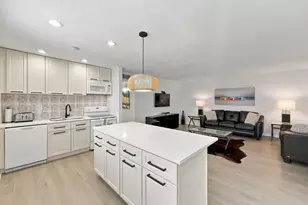 74 Normandy B, Delray Beach, FL 33484 - Photo 3