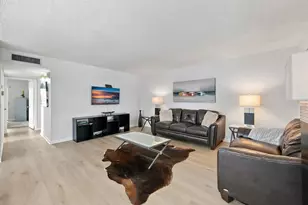 74 Normandy B, Delray Beach, FL 33484 - Photo 5