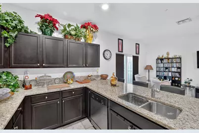 5282 Ashley River Road, West Palm Beach, FL 33417 - Photo 5