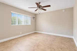 540 NE 44th St, Boca Raton, FL 33431 - Photo 3
