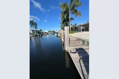 330 SE 10th Street, Pompano Beach, FL 33060 - Photo 17
