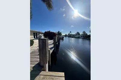 330 SE 10th Street, Pompano Beach, FL 33060 - Photo 15