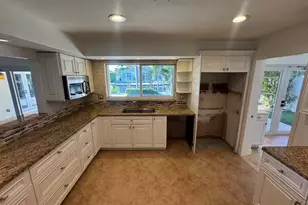 330 SE 10th St, Pompano Beach, FL 33060 - Photo 23