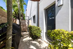 1955 NE 4th St, Deerfield Beach, FL 33441 - Photo 5