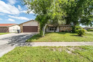 4718 Blue Pine Cir, Greenacres, FL 33463 - Photo 9