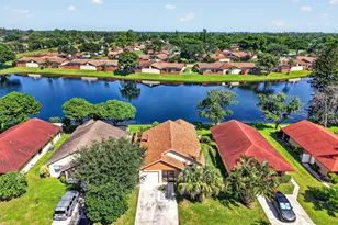 1323 Summit Run Cir, West Palm Beach, FL 33415 - Photo 41