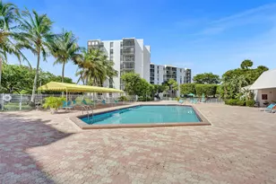 20400 W Country Club Dr, Aventura, FL 33180 - Photo 41