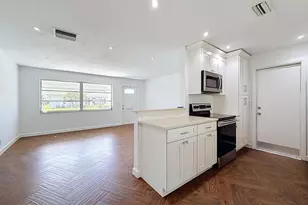 813 SW 5th Ct, Boynton Beach, FL 33426 - Photo 13