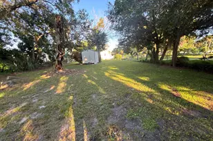 319 N 11th St, Fort Pierce, FL 34950 - Photo 29
