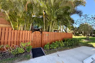 3011 30th Ct, Jupiter, FL 33477 - Photo 3