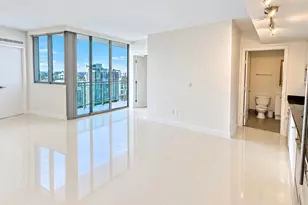 92 SW 3rd St, Miami, FL 33130 - Photo 17