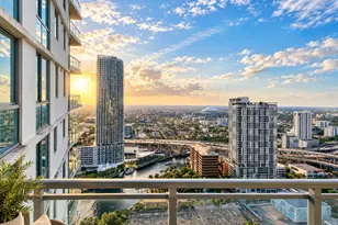92 SW 3rd St, Miami, FL 33130 - Photo 3