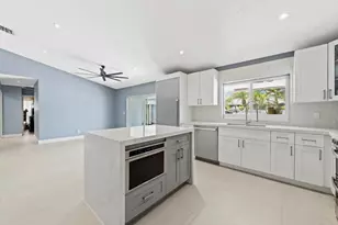 10110 SW 16th Pl, Davie, FL 33324 - Photo 9
