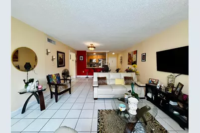 540 W Park Drive #101-1, Miami, FL 33172 - Photo 19