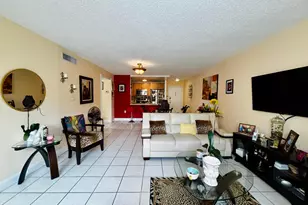540 W Park Dr, Miami, FL 33172 - Photo 19