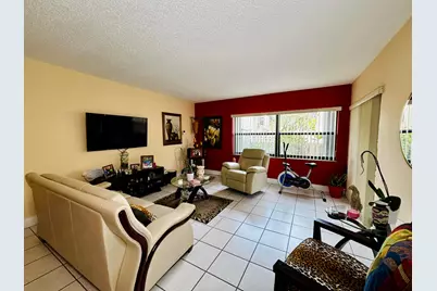 540 W Park Drive #101-1, Miami, FL 33172 - Photo 17