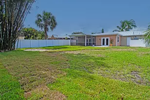 8804 SE Jardin St, Hobe Sound, FL 33455 - Photo 5