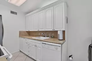 2025 Cornwall B, Boca Raton, FL 33434 - Photo 5