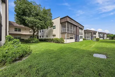 447 Burgundy J #J, Delray Beach, FL 33484 - Photo 25