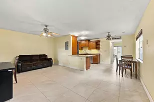 447 Burgundy J, Delray Beach, FL 33484 - Photo 3