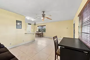 447 Burgundy J, Delray Beach, FL 33484 - Photo 7