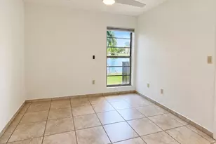 4709 NW 7th St, Miami, FL 33126 - Photo 15