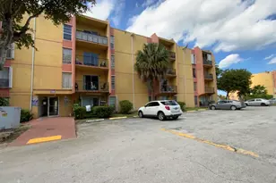 4709 NW 7th St, Miami, FL 33126 - Photo 21