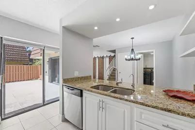 236 Charter Way, West Palm Beach, FL 33407 - Photo 9