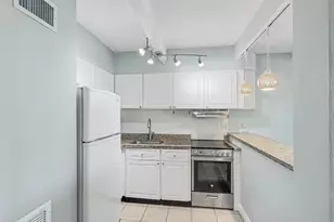 2124 NE 5th Ave, Wilton Manors, FL 33305 - Photo 9