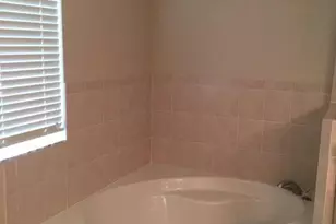 11415 NW 34th Pl, Sunrise, FL 33323 - Photo 9