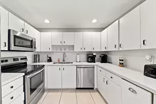 5660 Lee Dr, West Palm Beach, FL 33415 - Photo 13