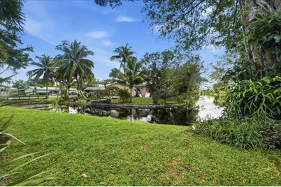 9240 NW 14th Street, Pembroke Pines, FL 33024 - Photo 27