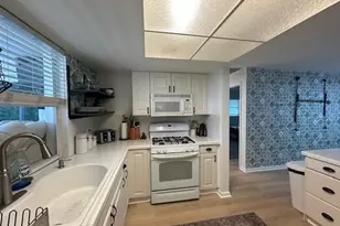 10881 Magnolia St, Palm Beach Gardens, FL 33418 - Photo 5