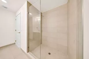 4301 NW 7th St, Miami, FL 33126 - Photo 9