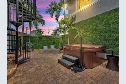 851 N 11th Avenue, Hollywood, FL 33019 - Photo 13