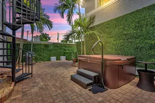 851 N 11th Ave, Hollywood, FL 33019 - Photo 13